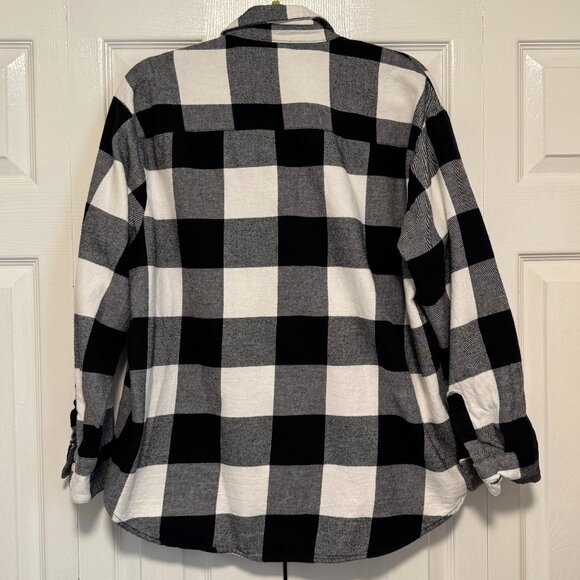 Old Navy Buffalo Plaid Black and White Flannel Button Down - Picture 2 of 4